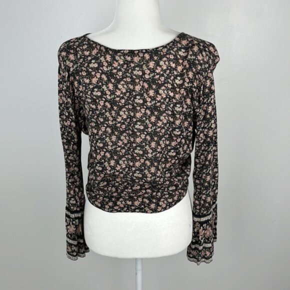 American Eagle Floral Button Front Crop Top Size Medium - Picture 4 of 6